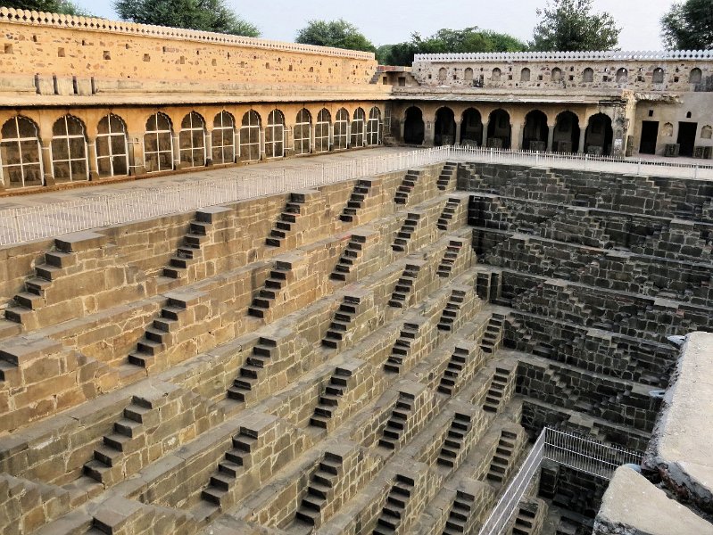 D9 (105) Chand Baori.JPG - The Step Well at Abanheri